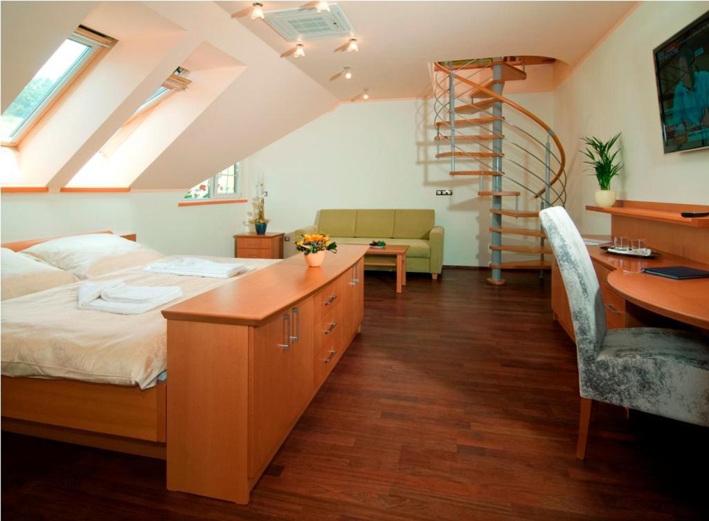 Heipark Tosovice Hotel Ngoại thất bức ảnh