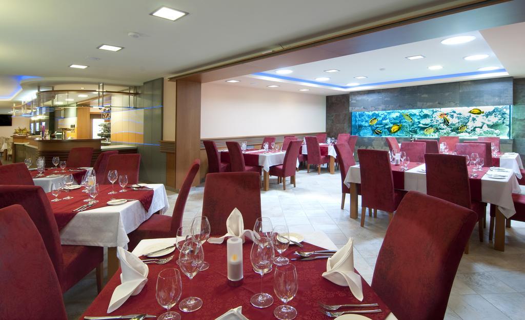 Heipark Tosovice Hotel Ngoại thất bức ảnh